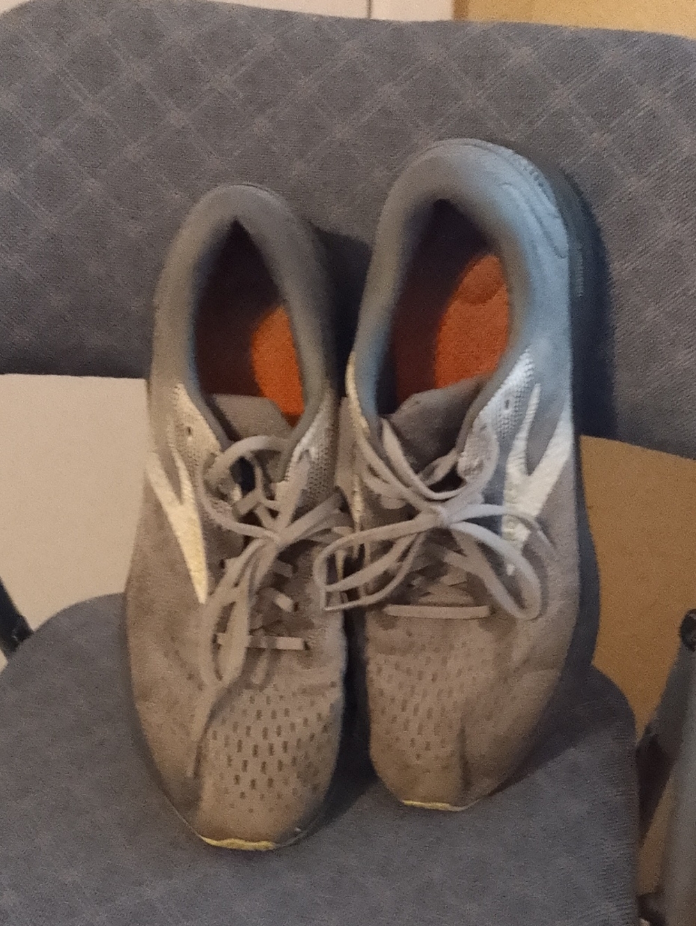 Brooks Men's Gray Sneakers with White Logo